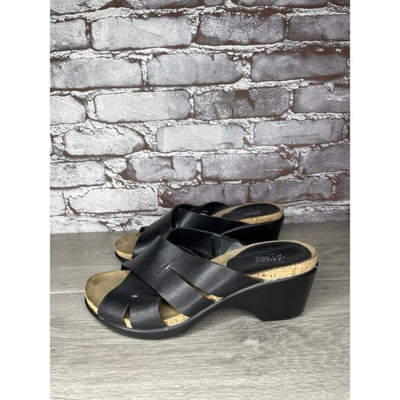 G.H. Bass & Co. MaryAnn Black Leather Wedge Slip On Sandals Women Sz 8M US/39EU - Picture 1 of 16